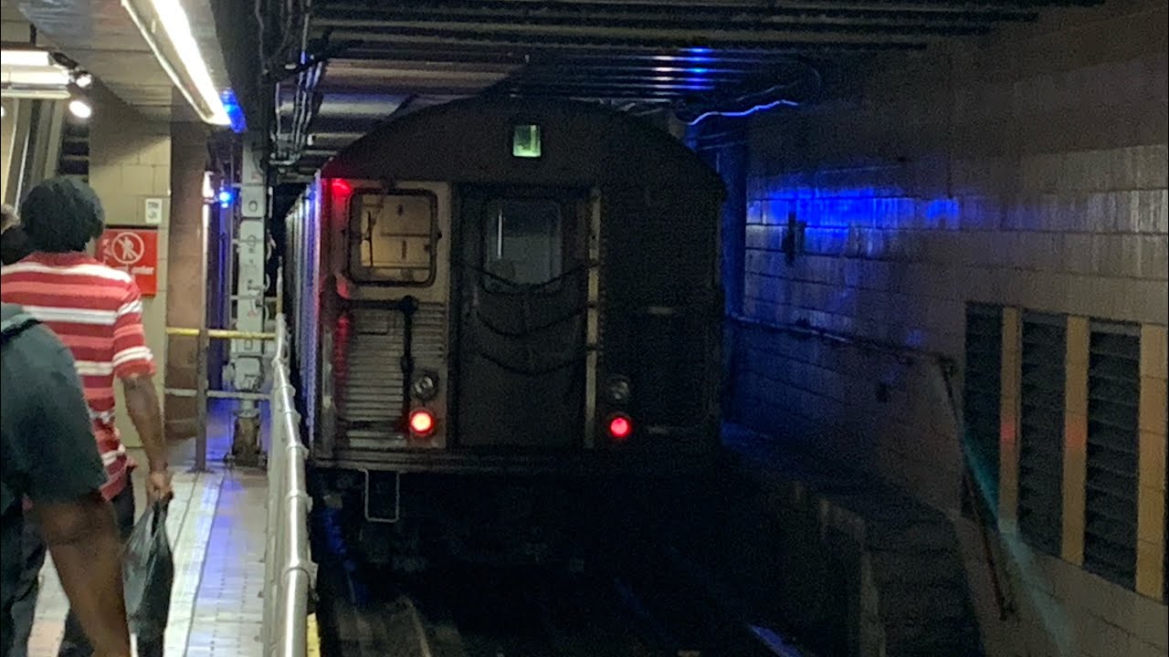 On board a Broad Street bound R32 J train from Jamaica Center/Parsons Archer to Broad Street