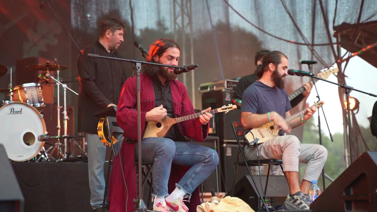 BANI HILL BAND - live at menuo juodaragis