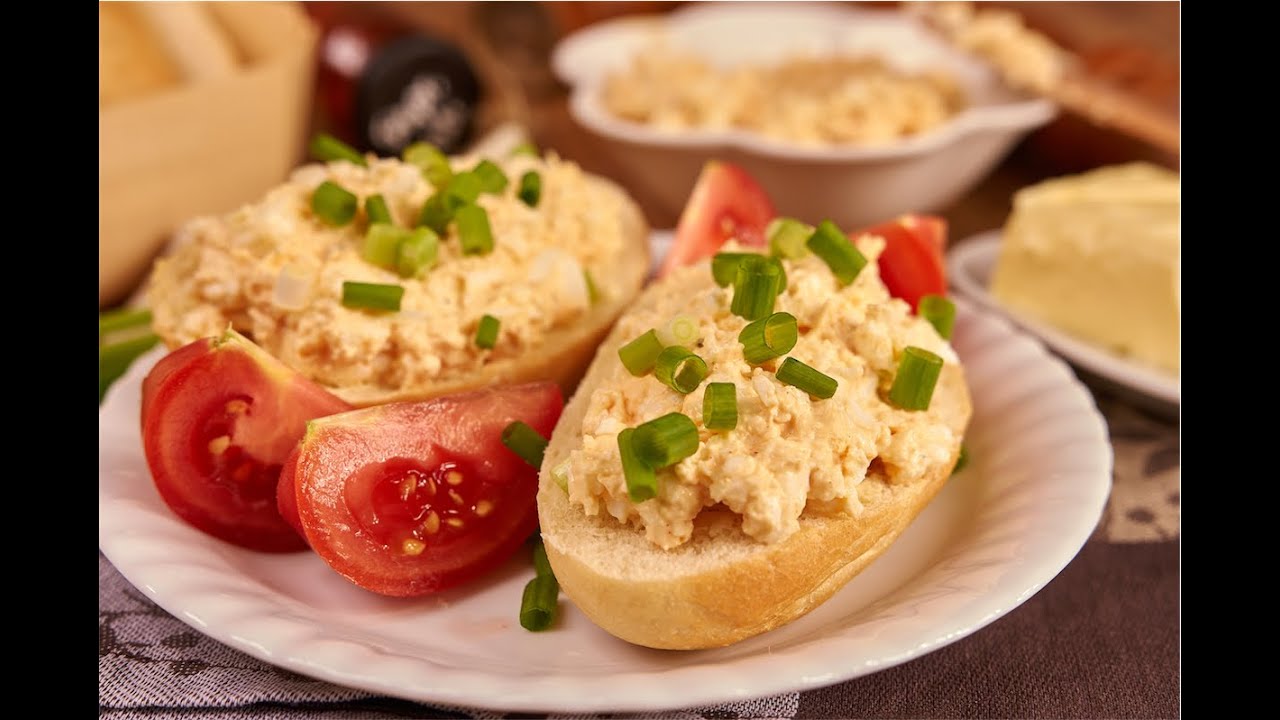 Pasta jajeczna z serem i szczypiorkiem