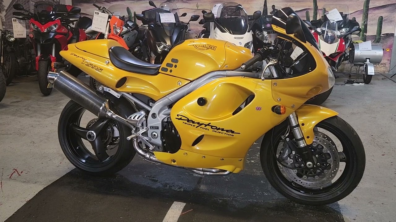 Triumph Daytona T595 Triple ,Carbon Exhaust ,8 k miles stunning here for sale @therealtoyshop