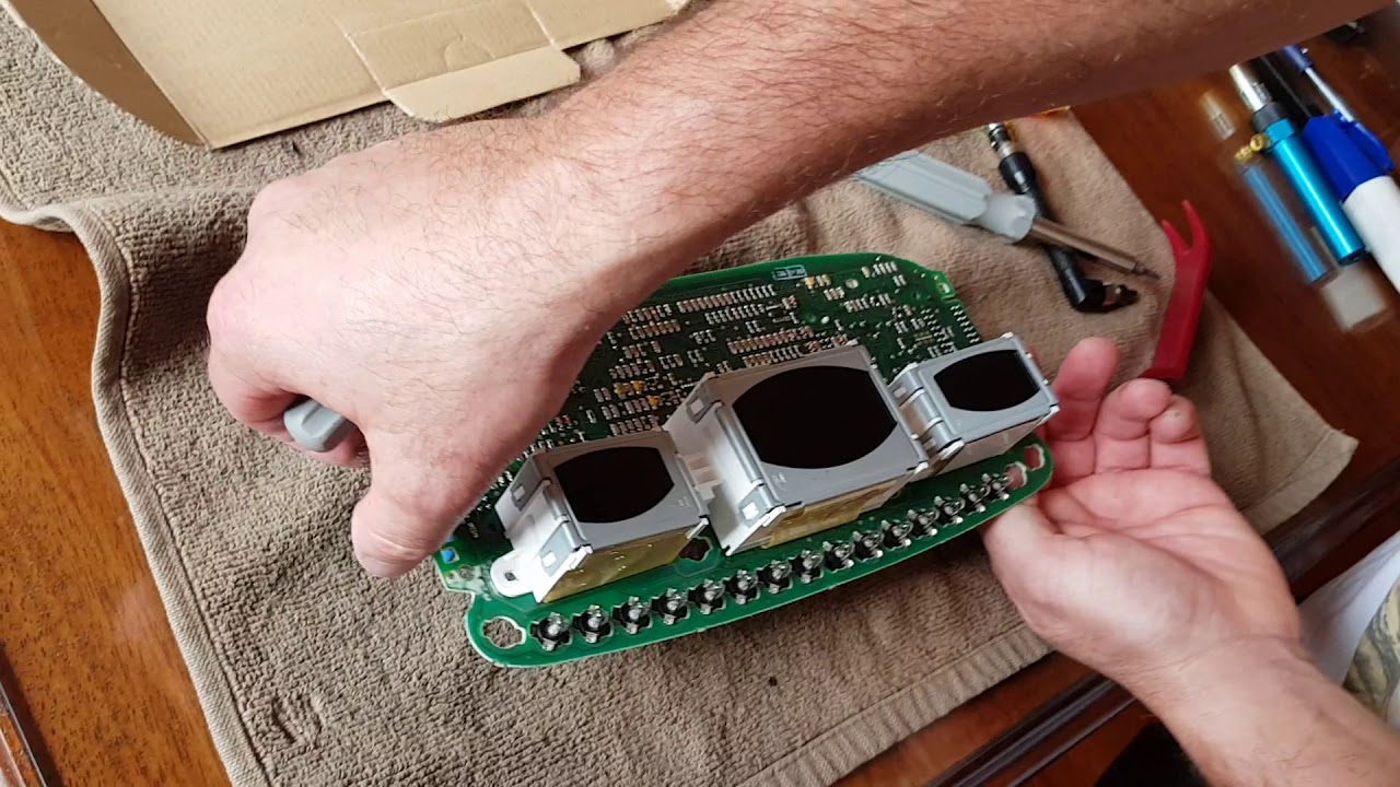 Porsche Carrera 996 cluster LCD display replacement