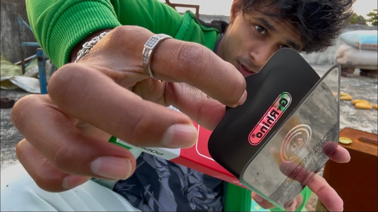 ASMR applying screen protector