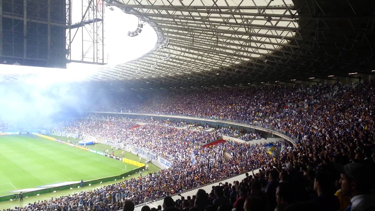 Hino nacional cantado pela torcida do Cruzeiro - TETRA CAMPEÃO