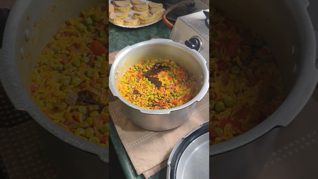 Garma garam matar tasty pulao#minivlog #indianfood