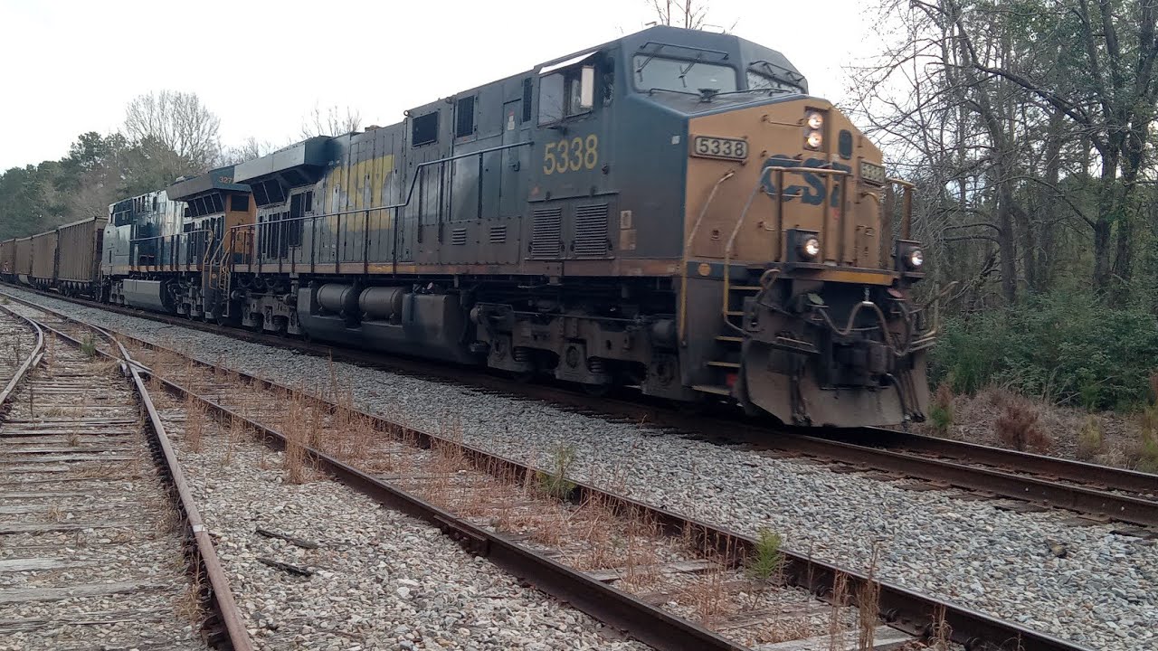 E372 Being Lead by 5338 on The CN&L SUBDIVISION 