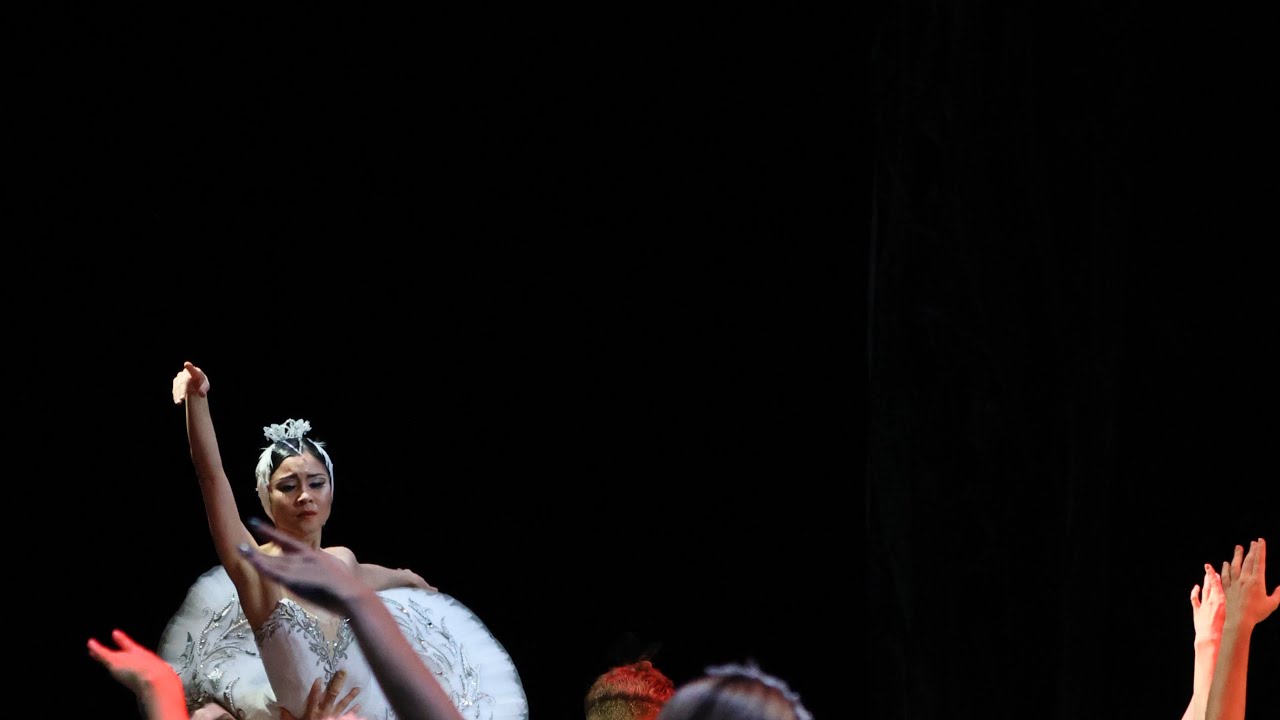MIE NAGASAWA (Odette’s first entrance)
