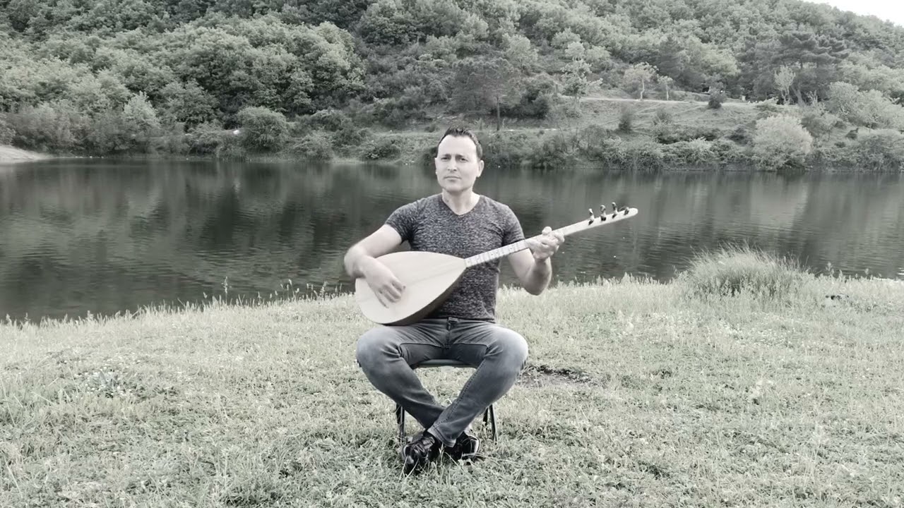 Uzay Uzunyayla -  Ezim Stranêk Bê Sazim [Akustik]