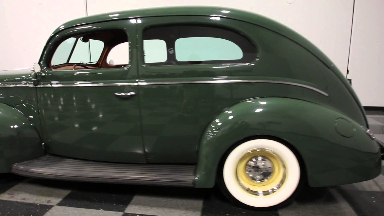 2814 ATL 1940 Ford Deluxe Sedan