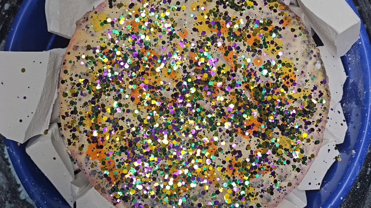 Glittery Crunchy Rounds + Plain Jane Chunks 🦚 Gym Chalk ASMR 🦚 Oddly Satisfying
