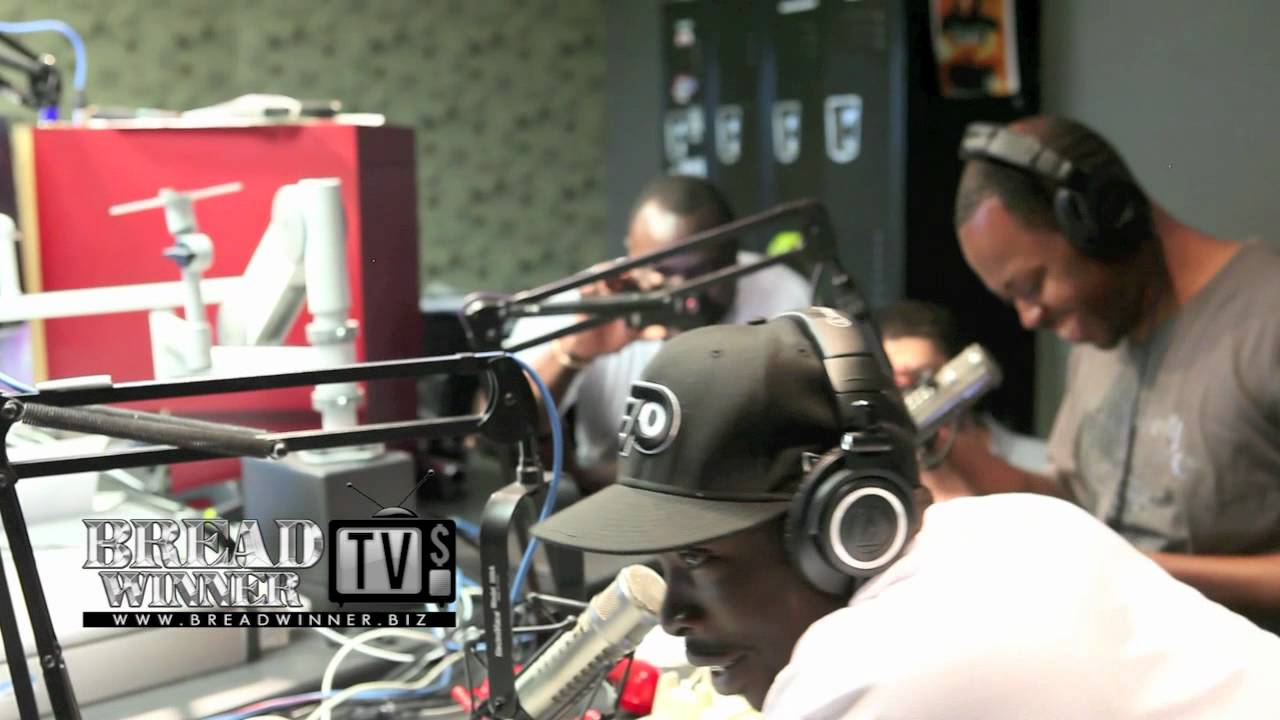 Lil' keke , E.S.G. , Big Pokey Freestlye live on 97.9 the box June 27th 2011 im memory of dj screw