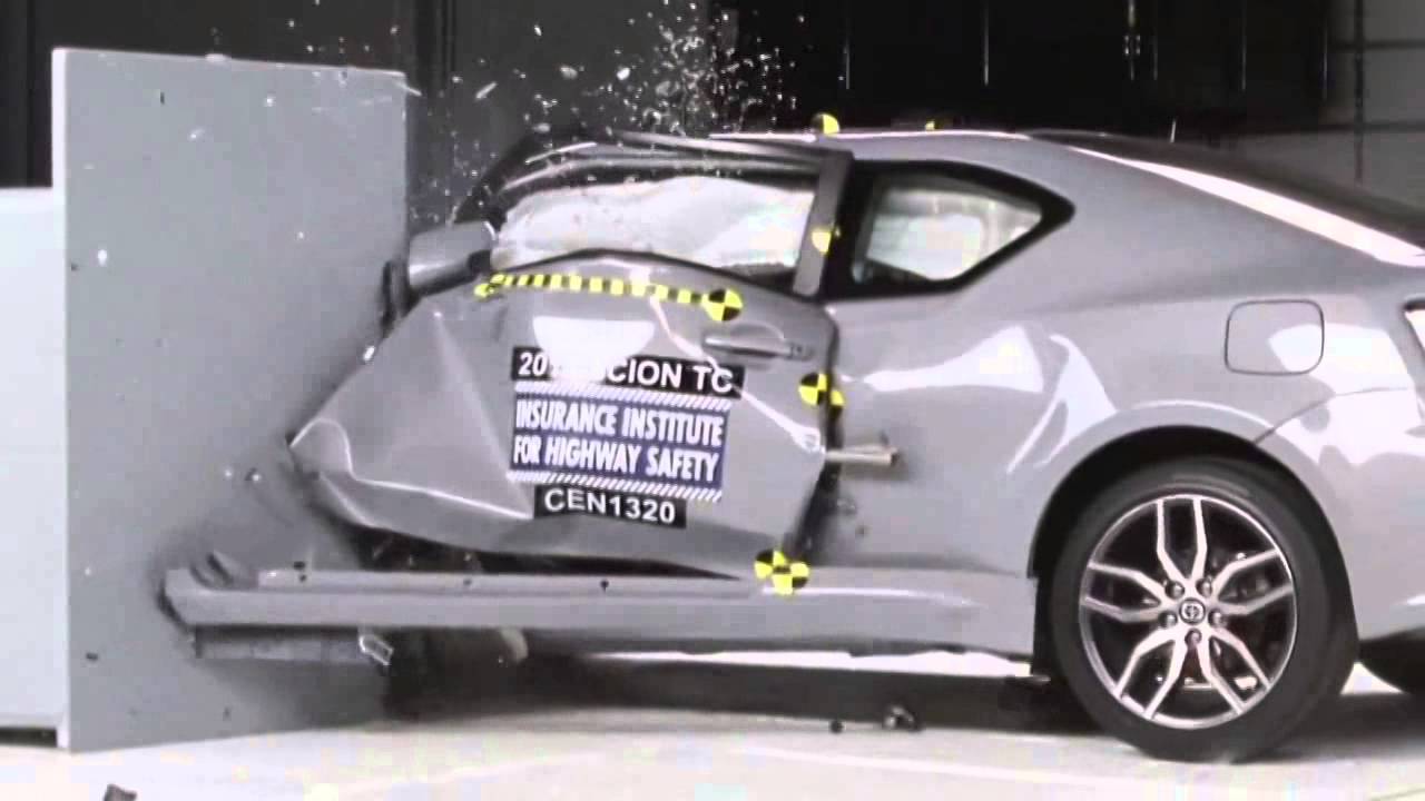 2014-2016 Scion tC/Toyota Zelas IIHS Small-Overlap Crash Test