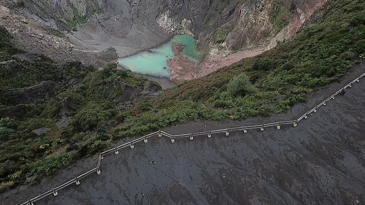 Vuelo sobre el Volcán Irazú, Costa Rica (drone)