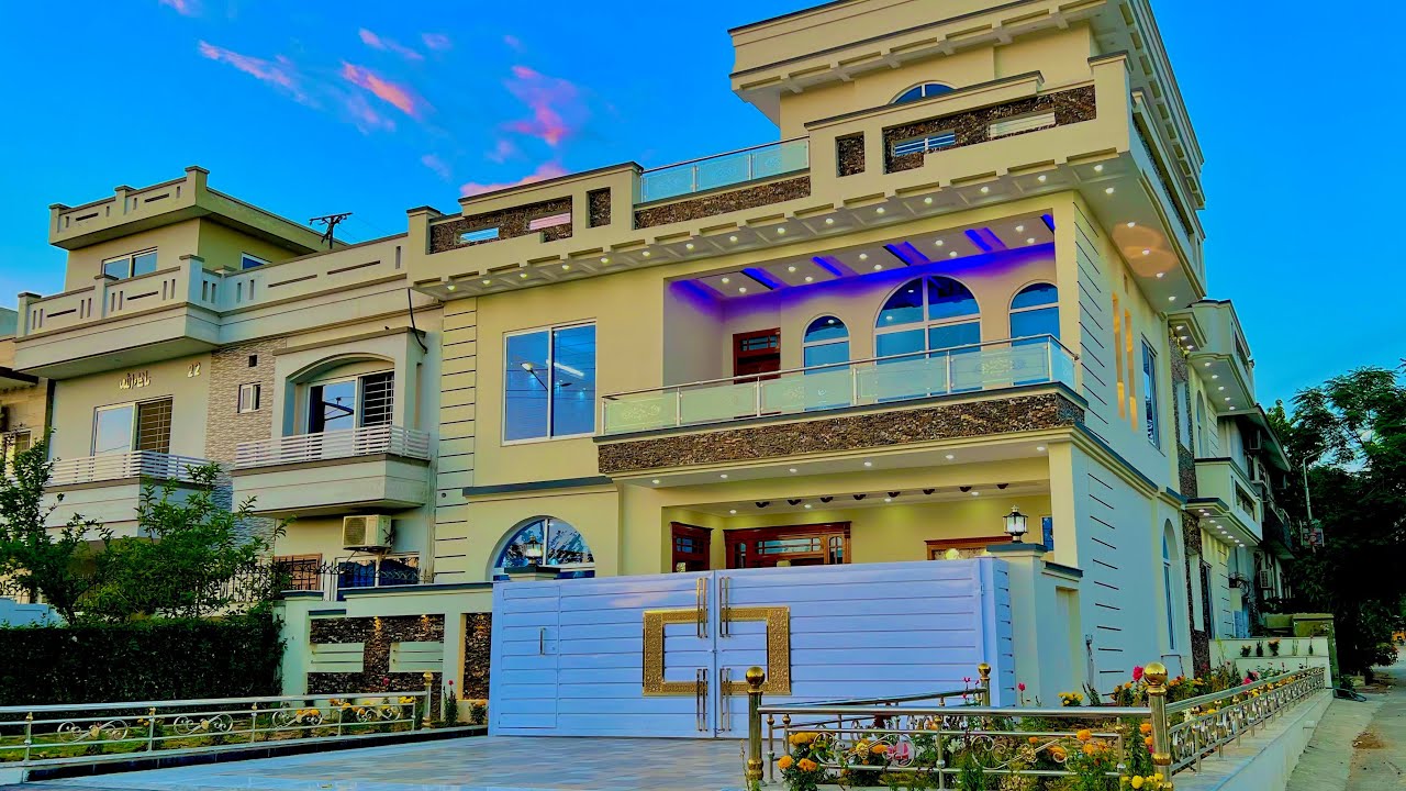 10 Marla Main road Corner House for sale in G-13 Islamabad