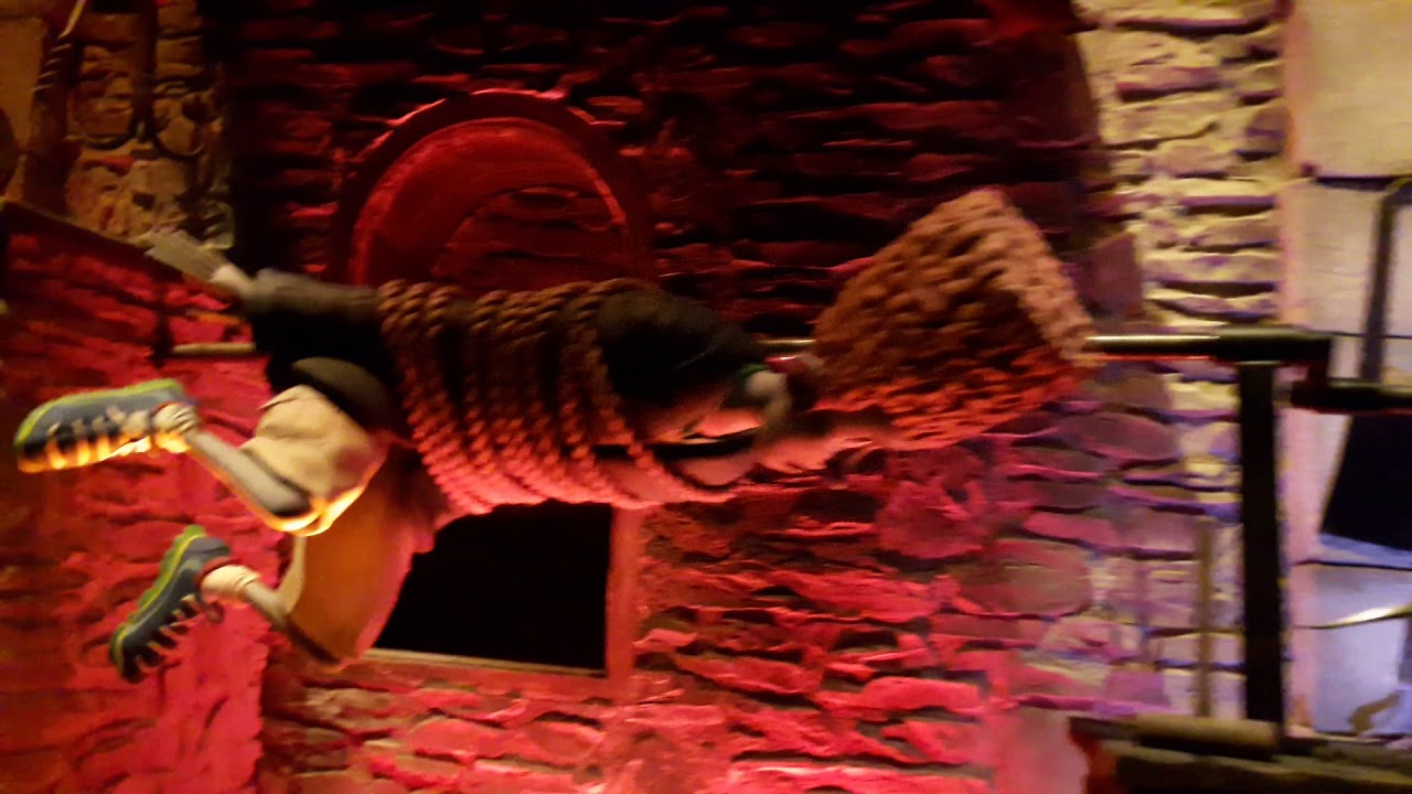 HOTEL TRANSYLVANIA RIDE MOTIONGATE DUBAI THEME PARK