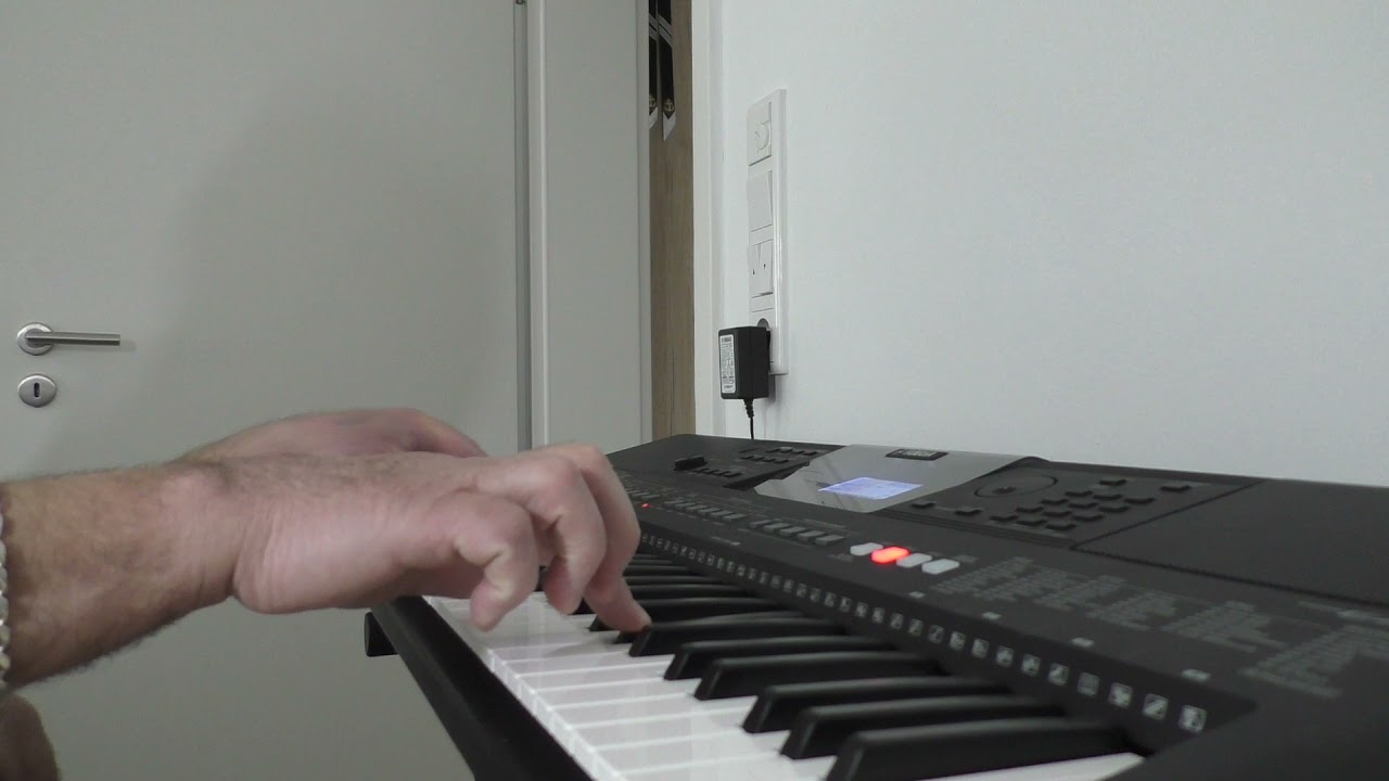 Вечер холодной зимы .Yamaha PSR E 463