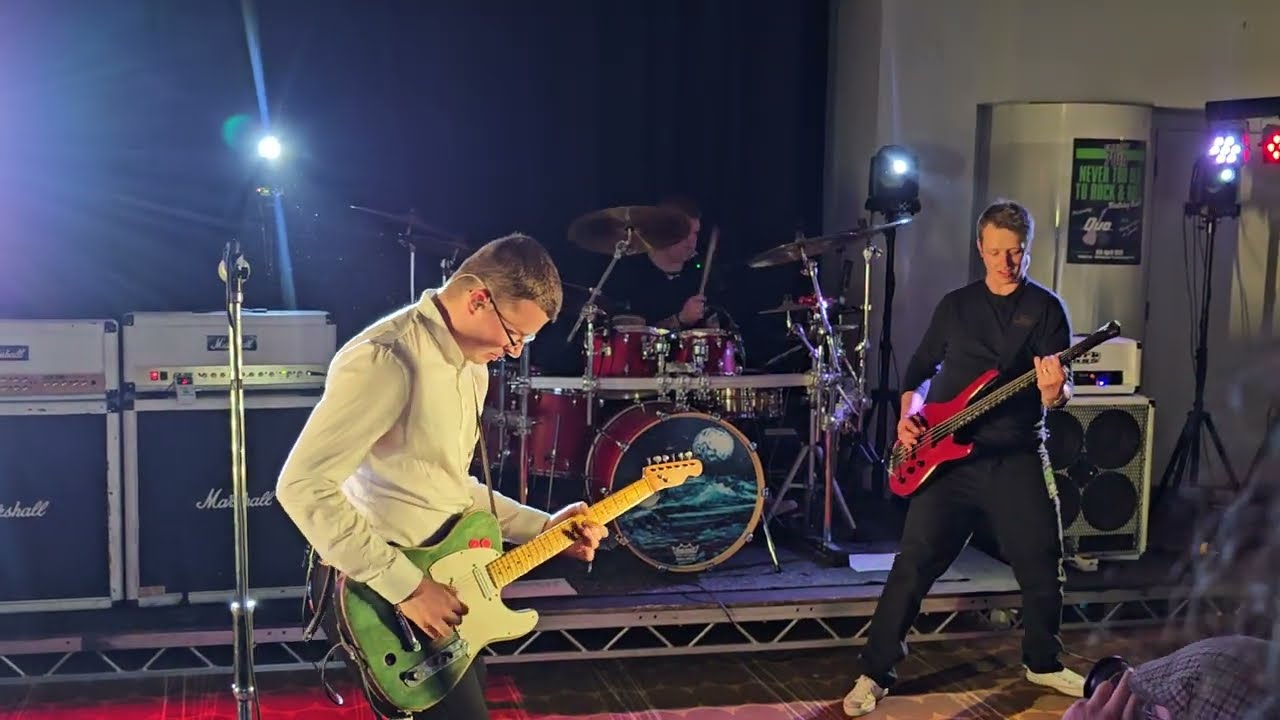 The Quo Story - 4500 Times (shorter version) & Slow Train (full version)