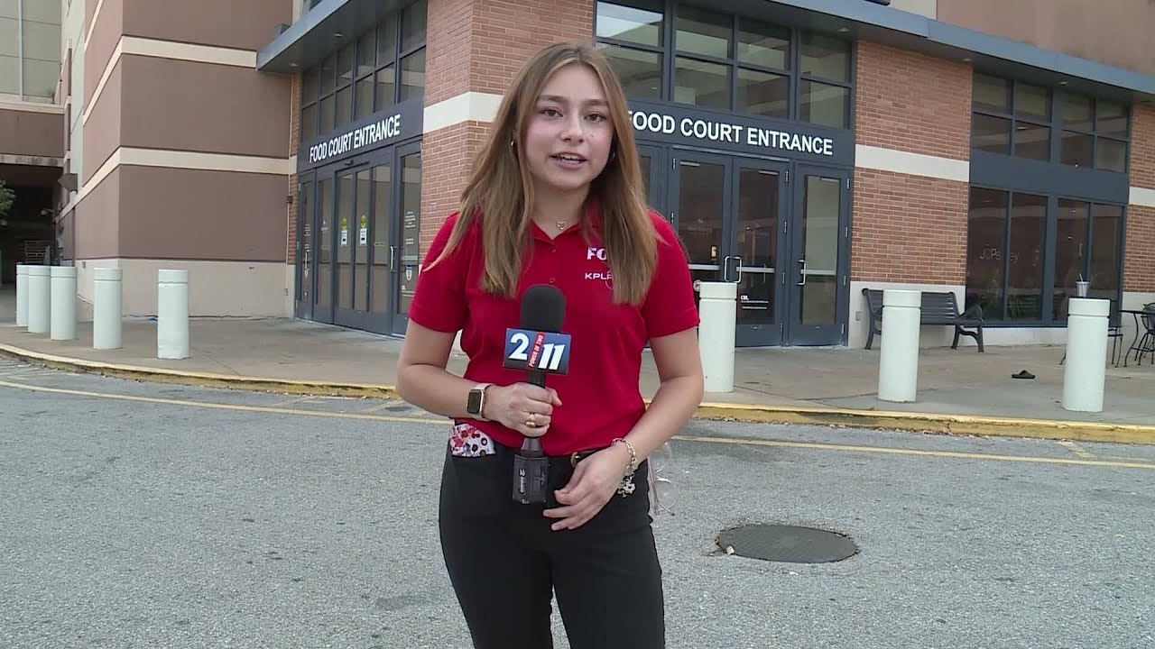 Полиция сообщает, что в торговом центре West County Mall не было произведено ни одного выстрела, ...