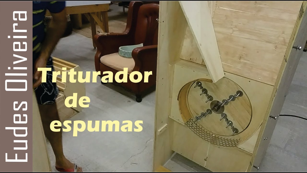 Como fazer um triturador de espumas/ Making foams crusher.