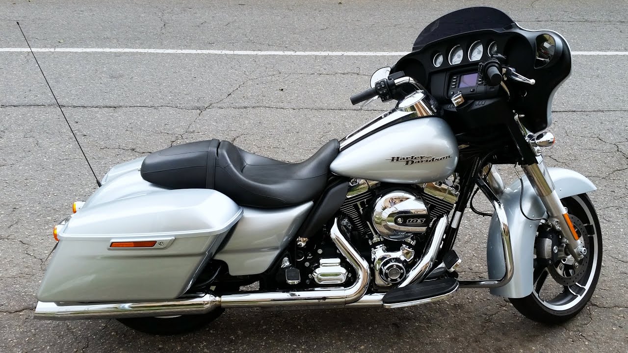 Harley-Davidson Street Glide com Paulo Keller