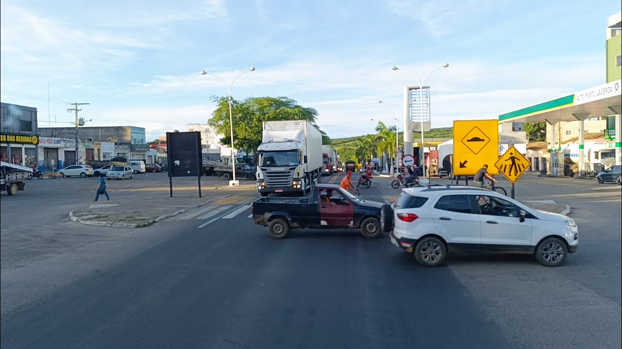 BR 116 LENTIDÃO NO TRÂNSITO CAUSA  CONGESTIONAMENTO EM CÂNDIDO SALES, BAHIA, EP 1655, 17/01/2026.
