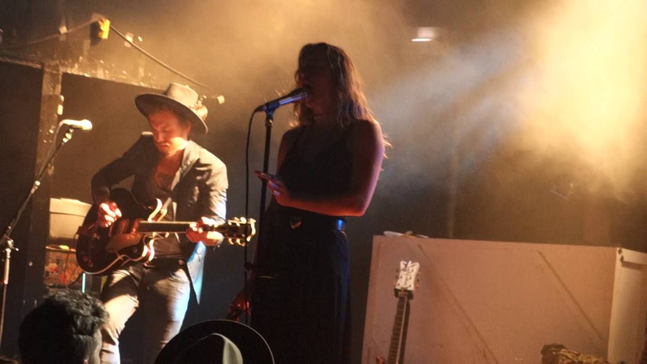 Zella Day - Rhiannon (Fleetwood Mac) Live in Toronto