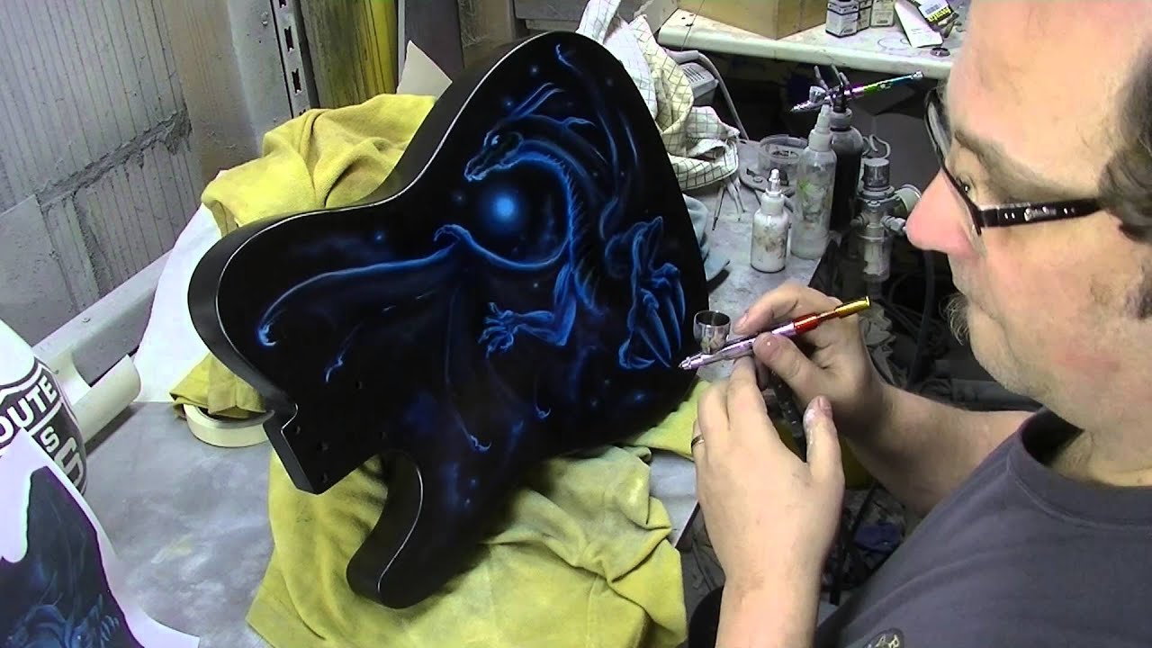 Atelier Meijer - airbrush of a dragon guitar