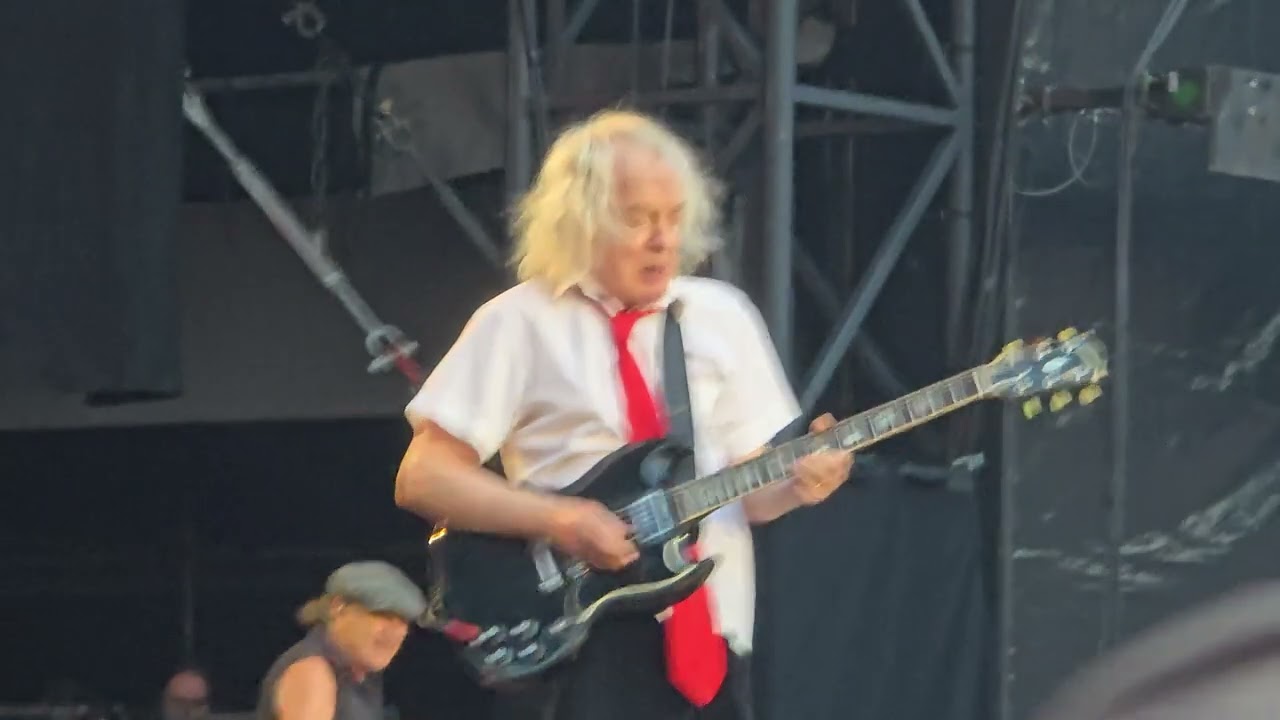 AC/DC Stiff Upper Lip Live Berlin Olympiastadion 30.6.2025  Power Up Tour 2025 Europe