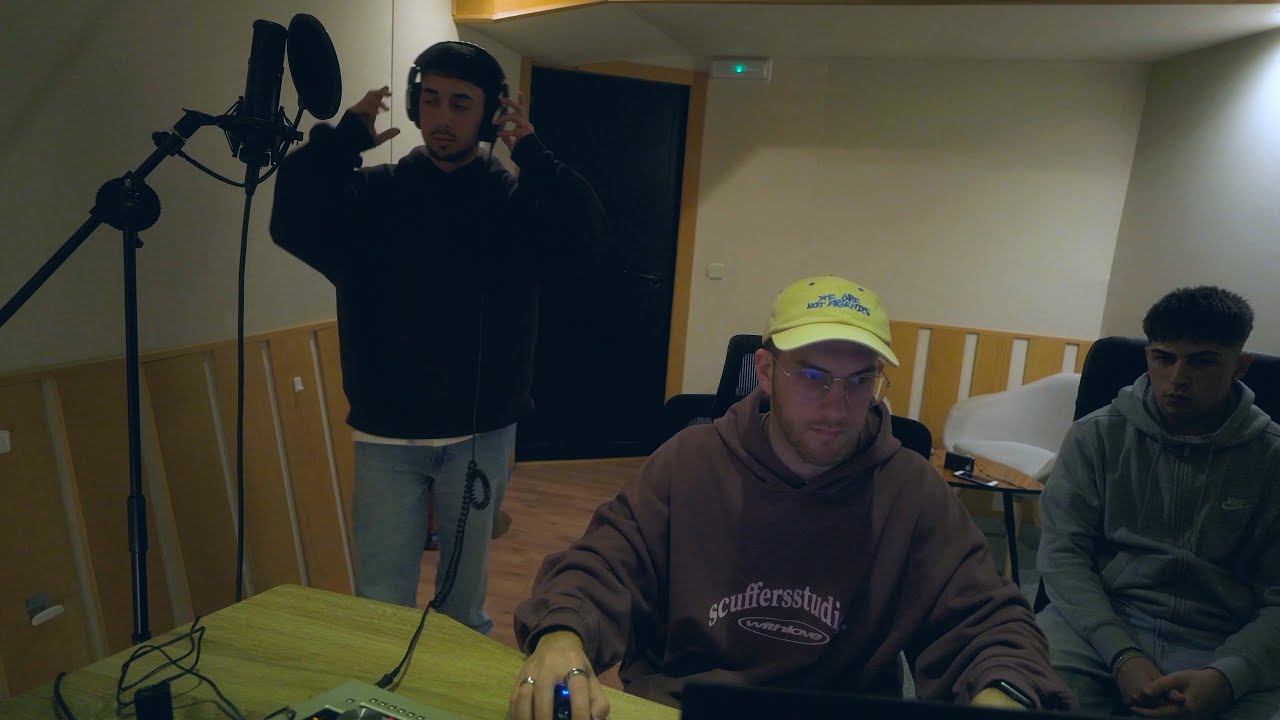 Así se crea una CANCION de REGGAETON BRUTAL con un ARTISTA ANDALUZ