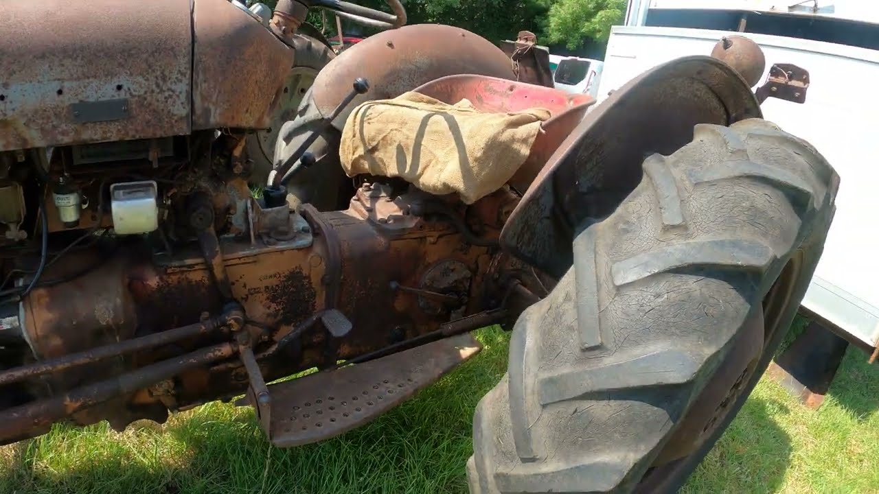 1957 Ferguson FE35 Gold Belly 2.2 Litre 4-Cyl Petrol / TVO Tractor (34 HP)