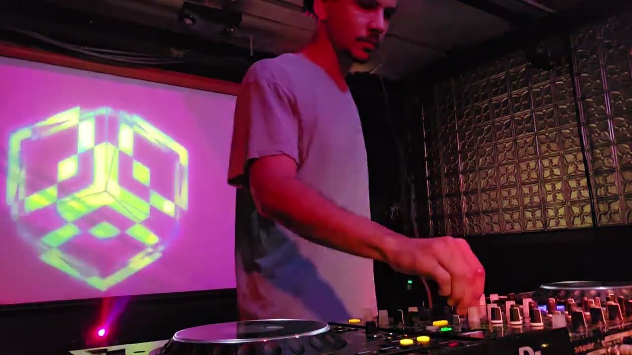 2025.10.17 SlowjamSteve LIVE @ Transit (The Aulde Shabeen)