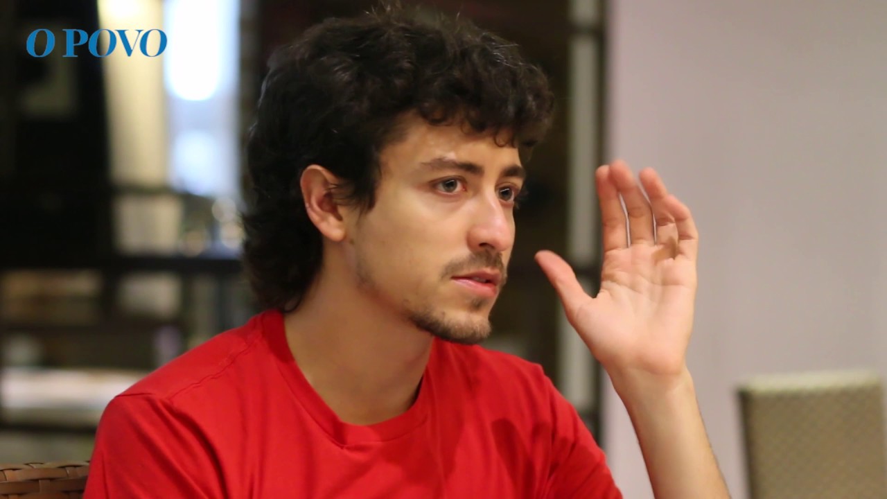 Jesuíta Barbosa volta à TV na série O Fim do Mundo