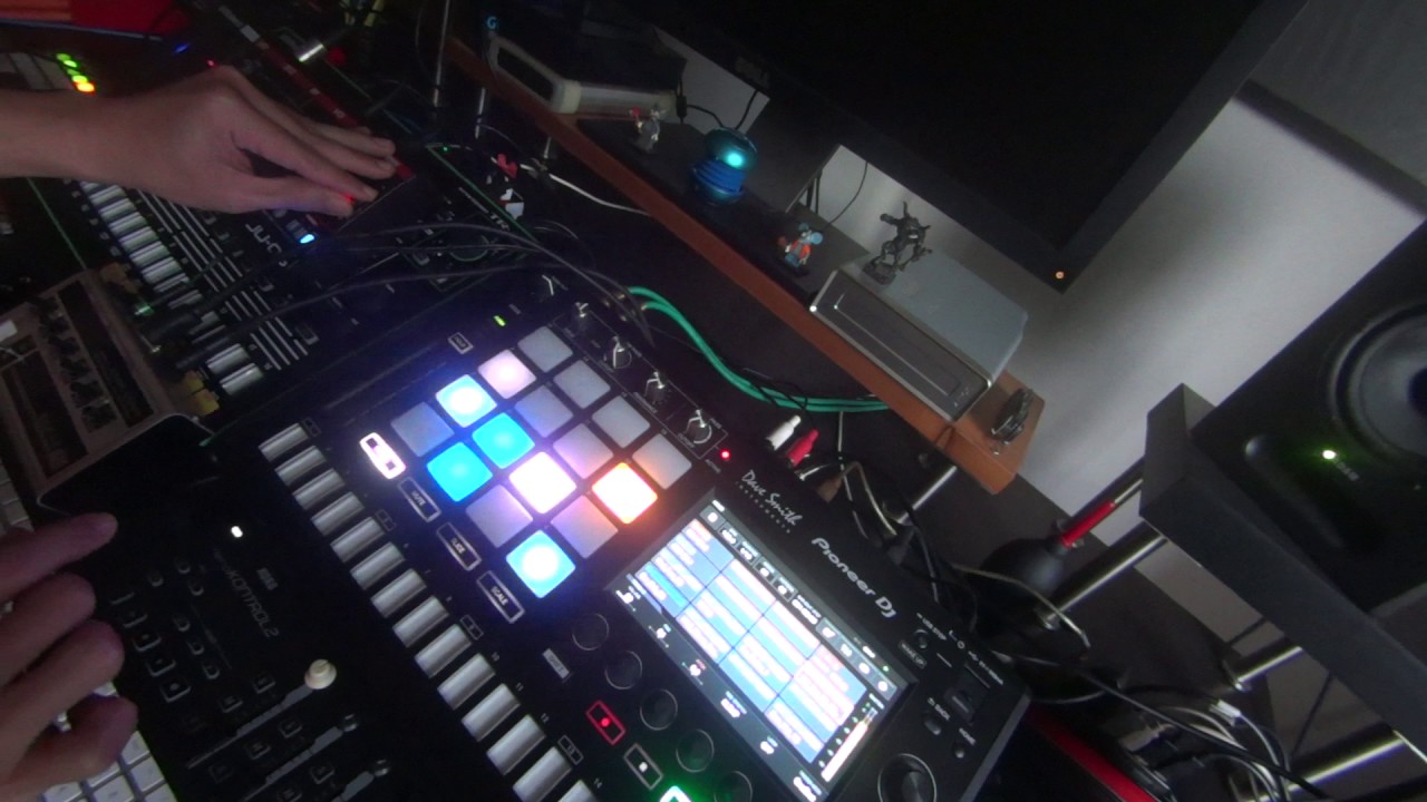 Live improvised jam with Pioneer Toraiz SP-16 controlling external midi synths