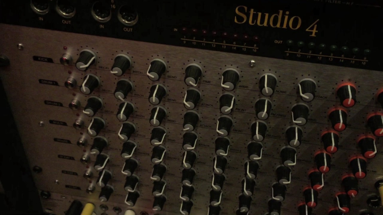 Vermona Drm1 sequenced by Mpc. Pads = Juno