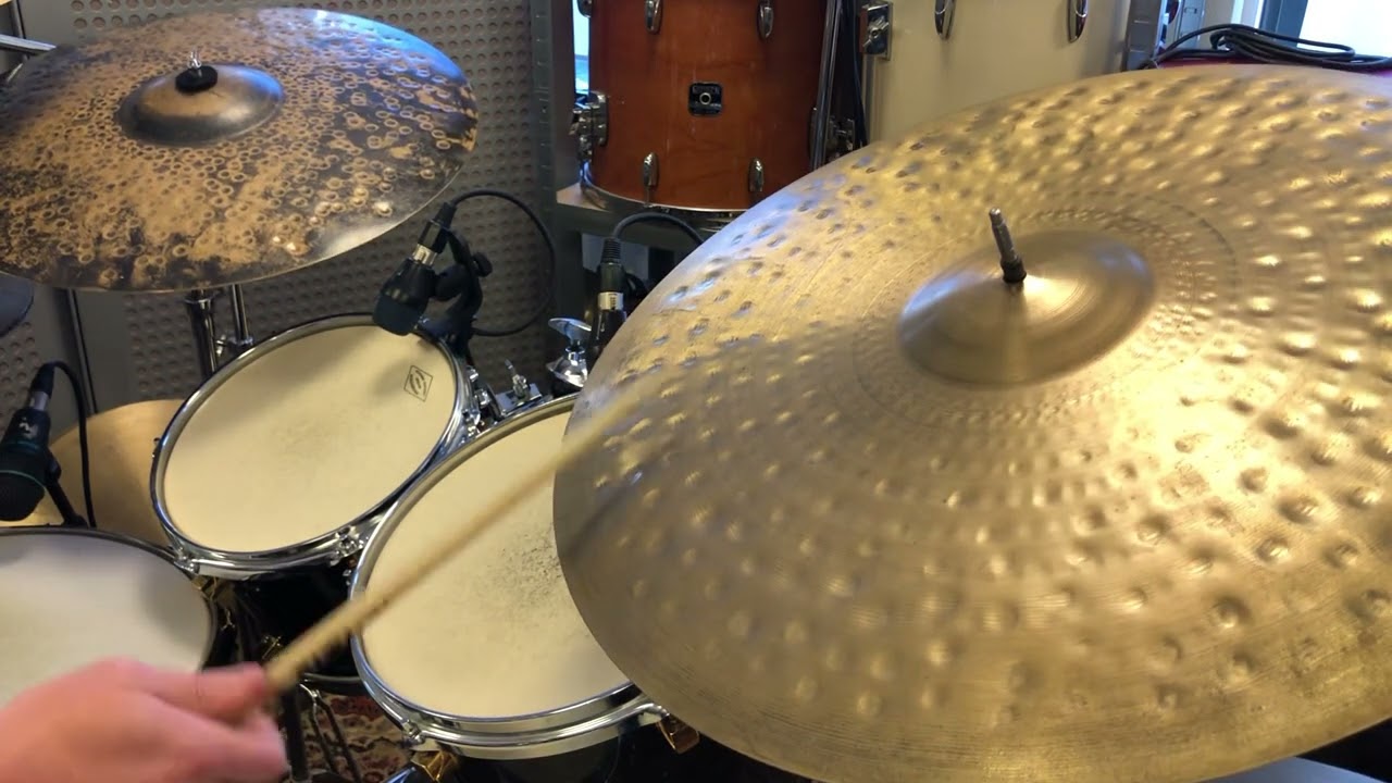 DRIFT DRUMS - 20” Paiste Signature Dry Dark Ride & 22” Paiste Sound Creation Dark Ride