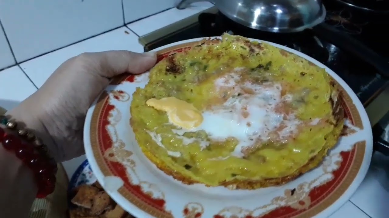 Bánh xèo bò, trứng cút