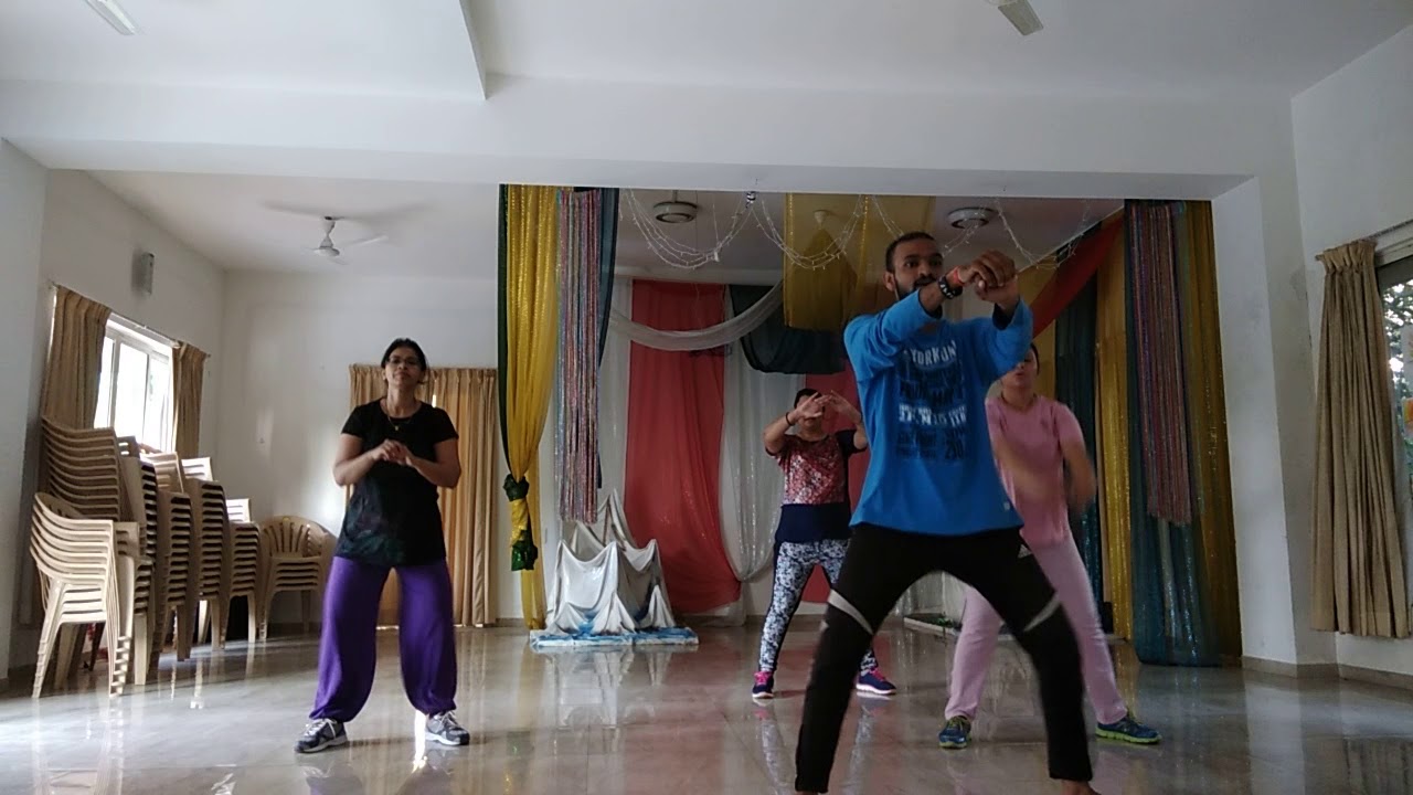 Zumba How To Lose Belly Fat The Fastest - Zumba Dancer Workout For Beginners Steps By Center Stage