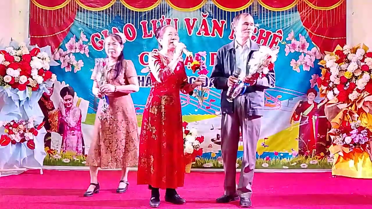 Lời hẹn hoa ban do 2 ca sĩ Nguyễn hoàn Phạm Duy Trình bày