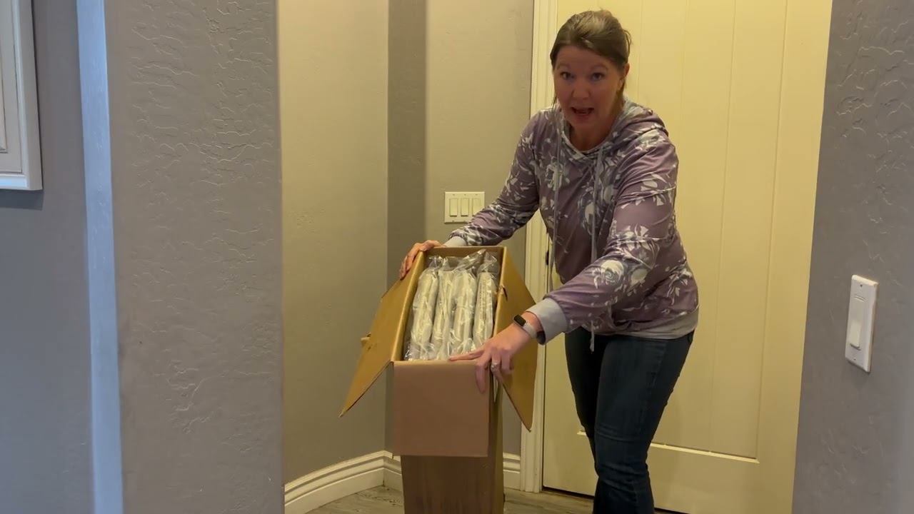 Unbox 4 Pack Fabric Padded Folding Chairs.mp4