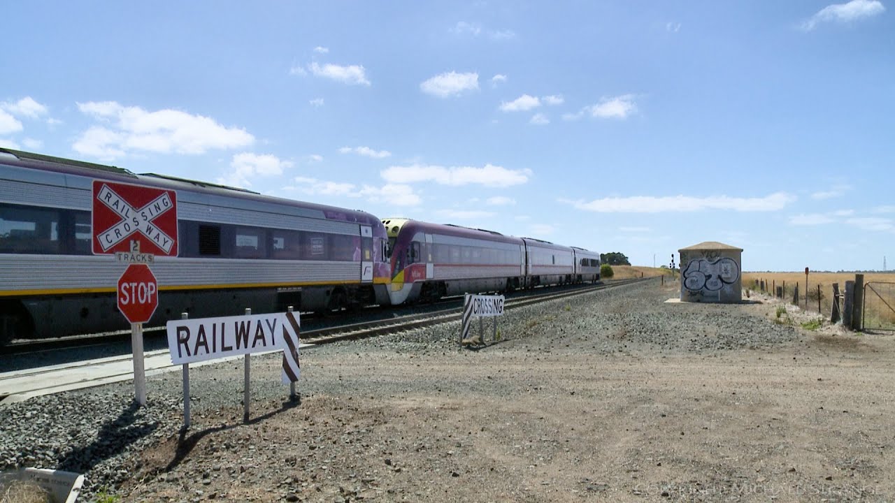 Vline Vlocity Railcar Transfer VL27 & VL41 At Railway Crossing (27/1/2021)- PoathTV Australian Train