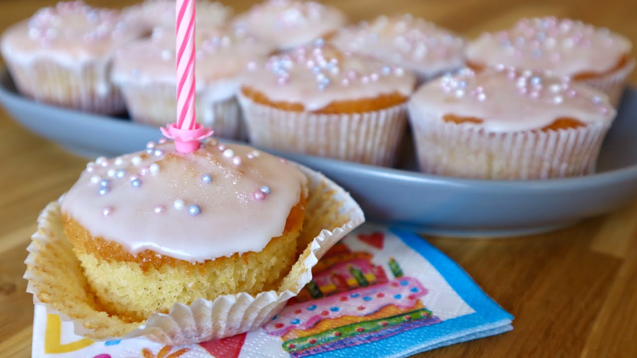Saftige Zitronenmuffins mit Zuckerguss