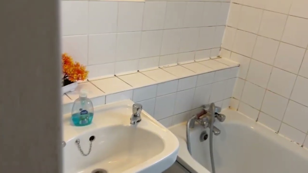 What £700/750 a month gives you in London.