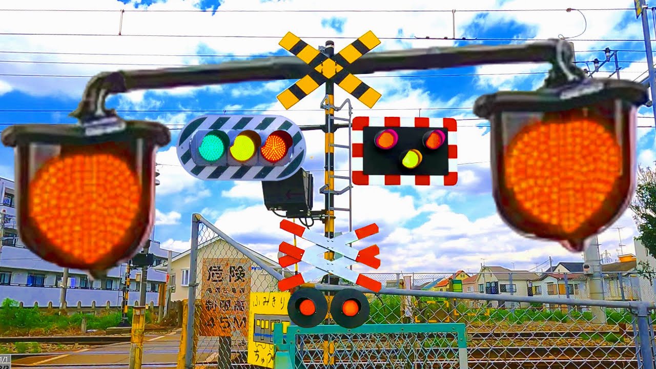 【電車】おもしろい踏切 信号 Funny railroad crossings and trains 新型ビック踏切　南武線
