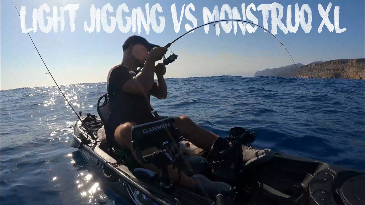 PESCA En KAYAK light JIGGING vs MONSTRUO XL