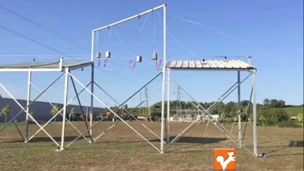 Démonstration d'une chute depuis une ligne de vie