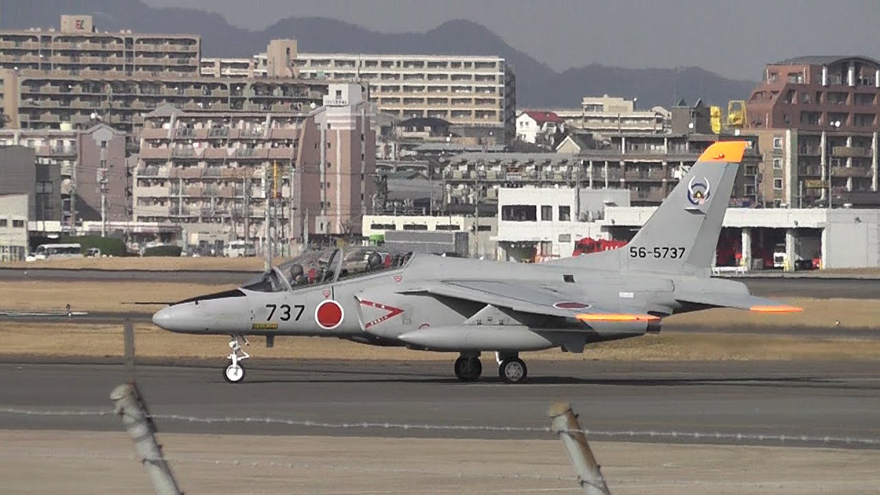 2014/01/16 航空自衛隊 56-5737 T-4 福岡空港