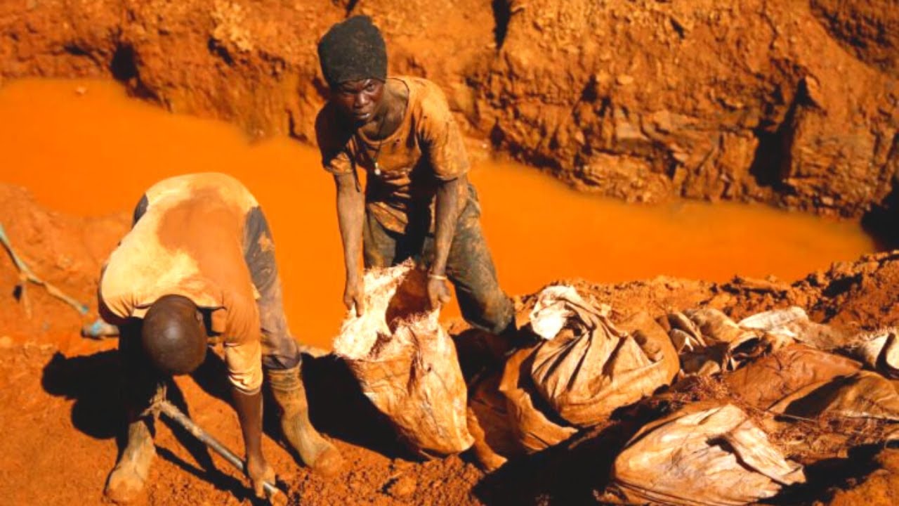 How many billions is Africa losing through illegal Gold Trade?