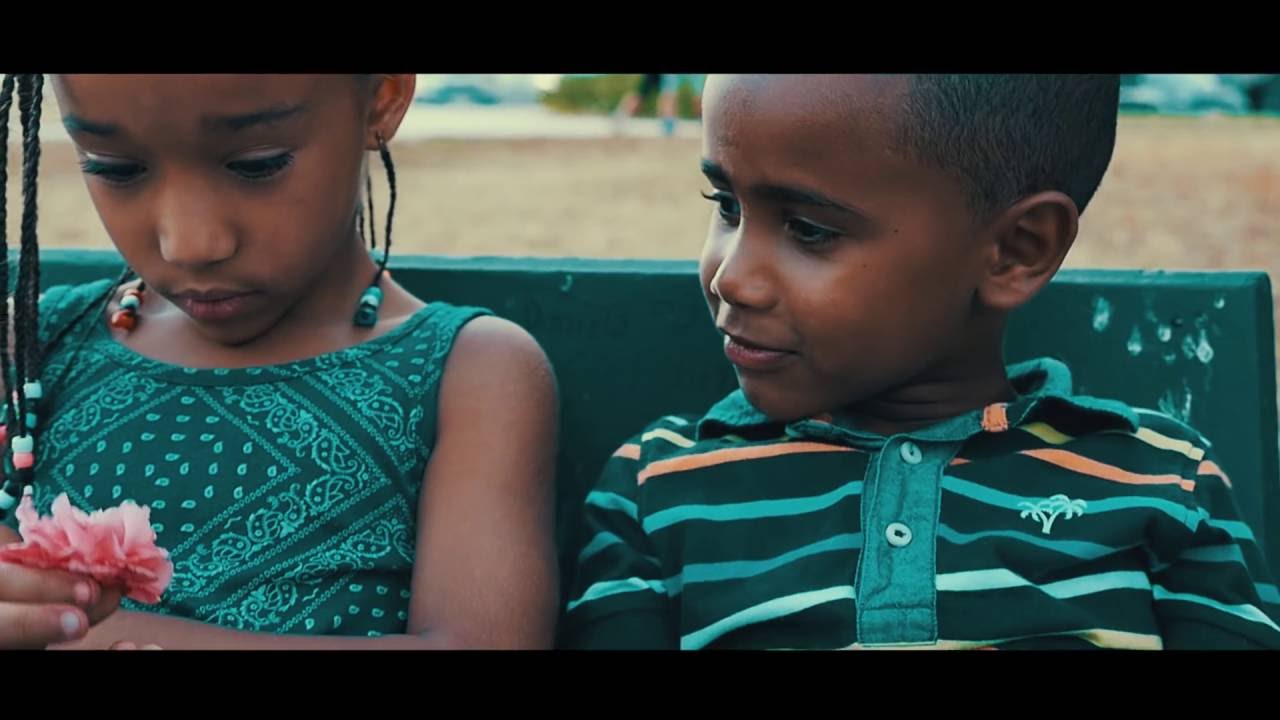 Deezy - Qual é a Tua ?! (Feat. Telminha) (Vídeo Oficial)