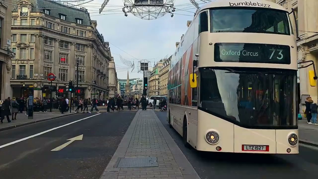 Oxford Street  London&rsquo;s Shopping Heaven!