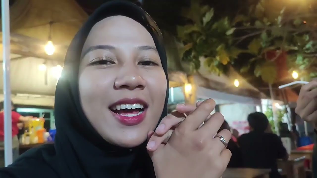 vlog kelompok 4 / funfood review