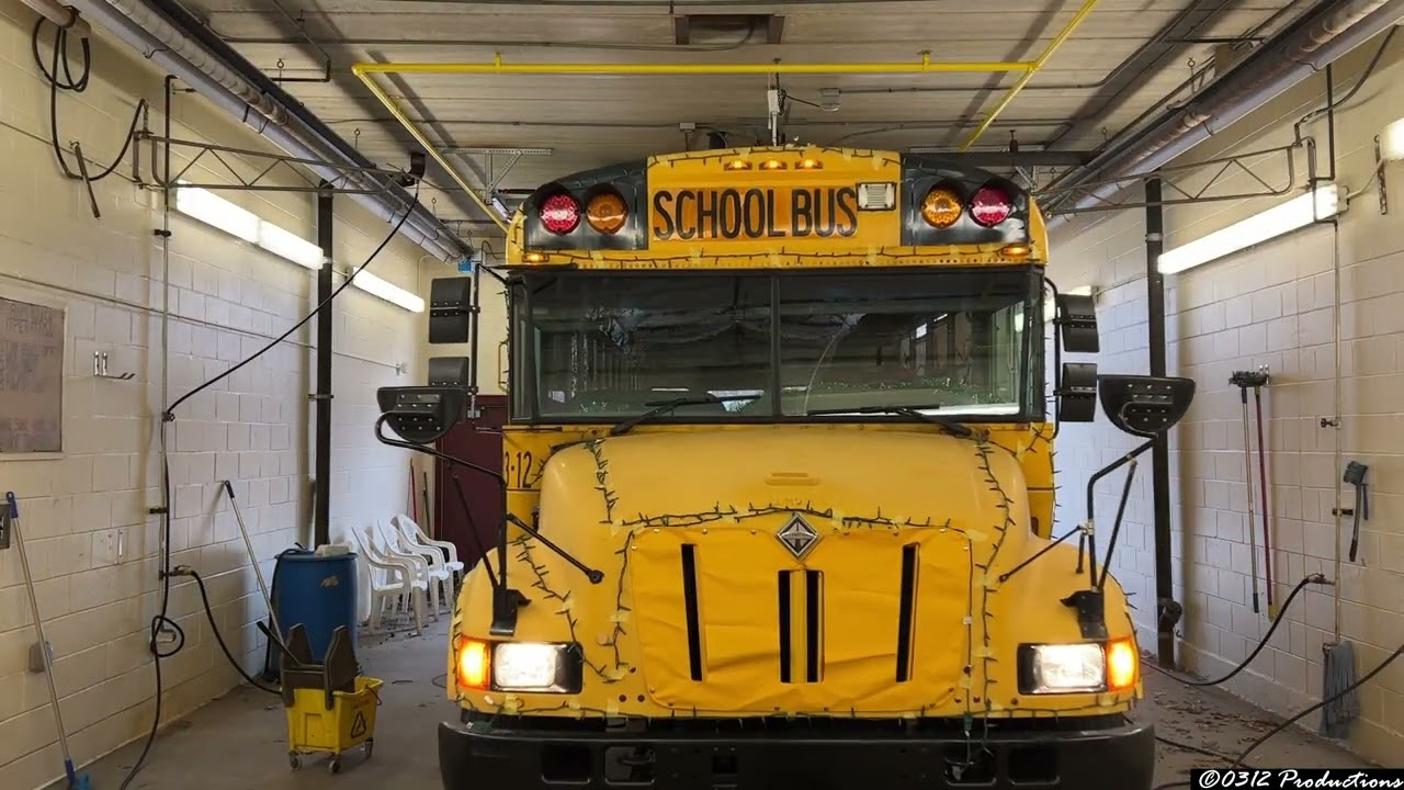 03-12 Garage Start Up, Rev, Back Out, & Pull In (2003 IC CE School Bus W/ T444E)